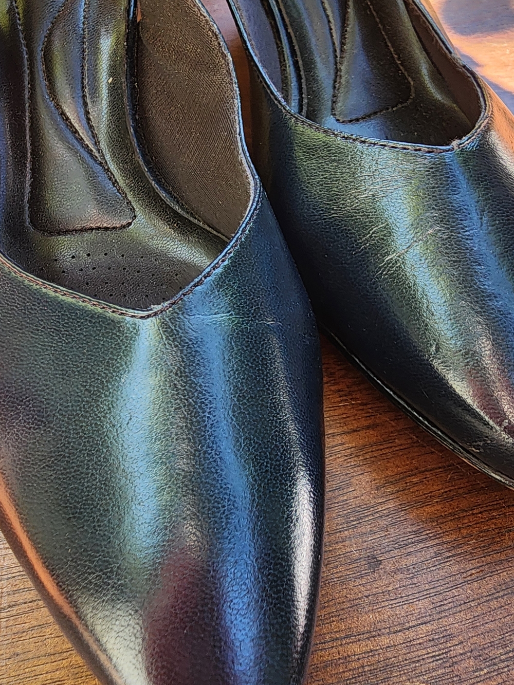 Vintage Hush Puppies Black Leather Pointed Toe Slingback Kitten Heels USA [12W]